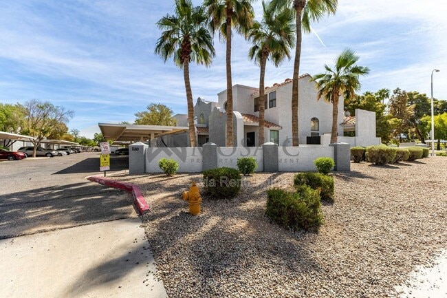 Building Photo - 280 S Elizabeth Way