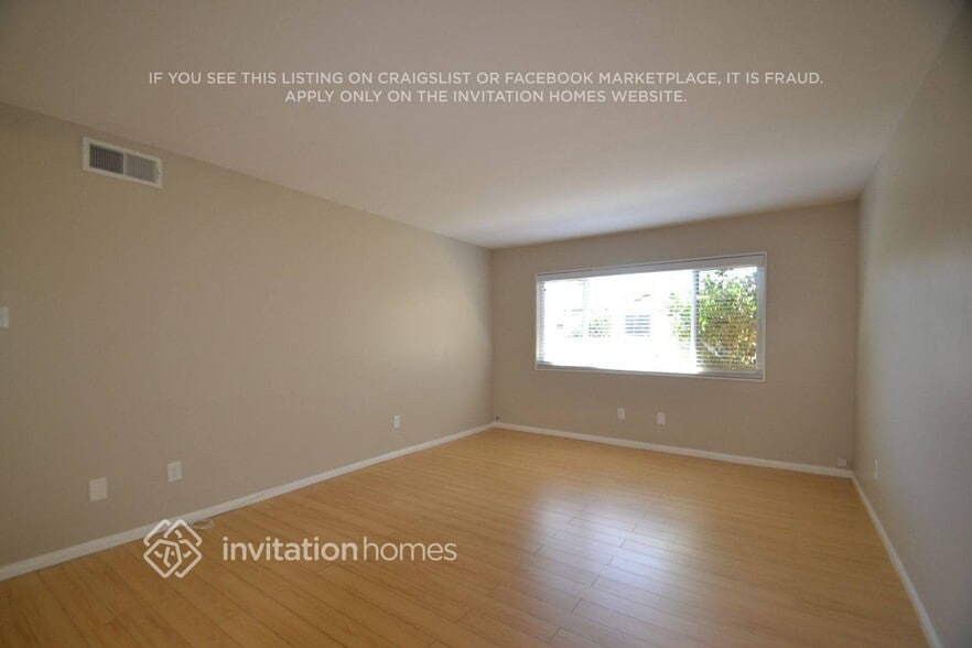 Building Photo - 1410 E Abila St