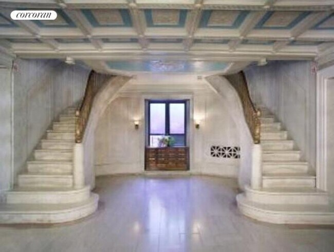 Building Photo - 790 Riverside Dr