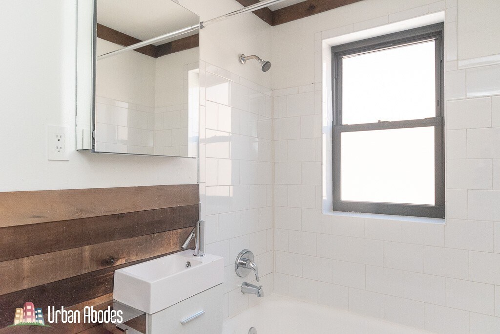 Building Photo - 535 W Arlington Pl