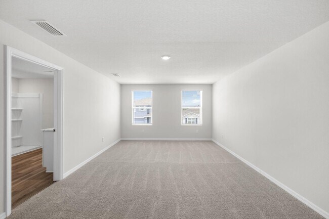 Building Photo - Spacious 5 Bedroom in Parrish!