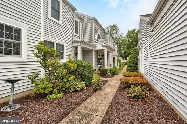 Building Photo - 730 Cambridge Ct