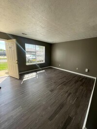 Building Photo - 98 Andrea Dr