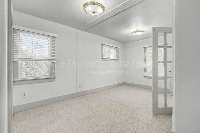 Building Photo - 4205 S Lincoln St