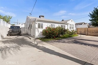 Building Photo - 10717 Cantara St