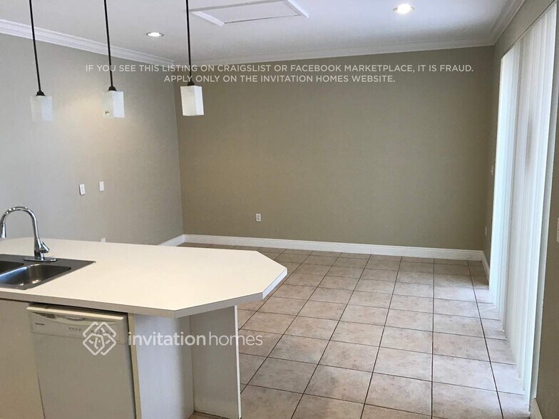 Building Photo - 11205 Sunview Way