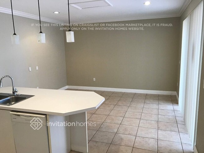 Building Photo - 11205 Sunview Way