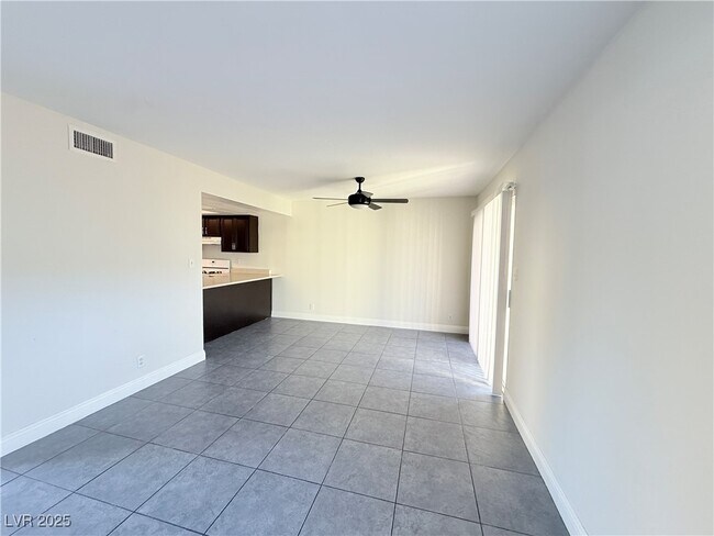 Building Photo - 764 Lawrence Dr