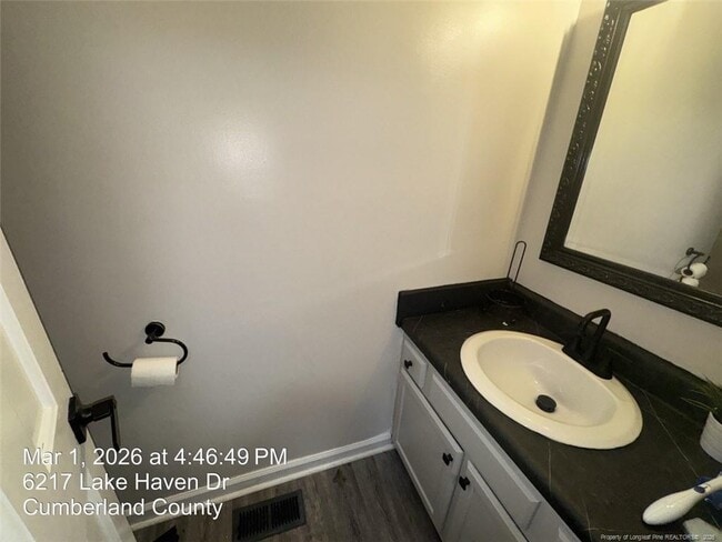 Building Photo - 6217 Lakehaven Dr