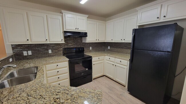 Building Photo - 3104 111th St