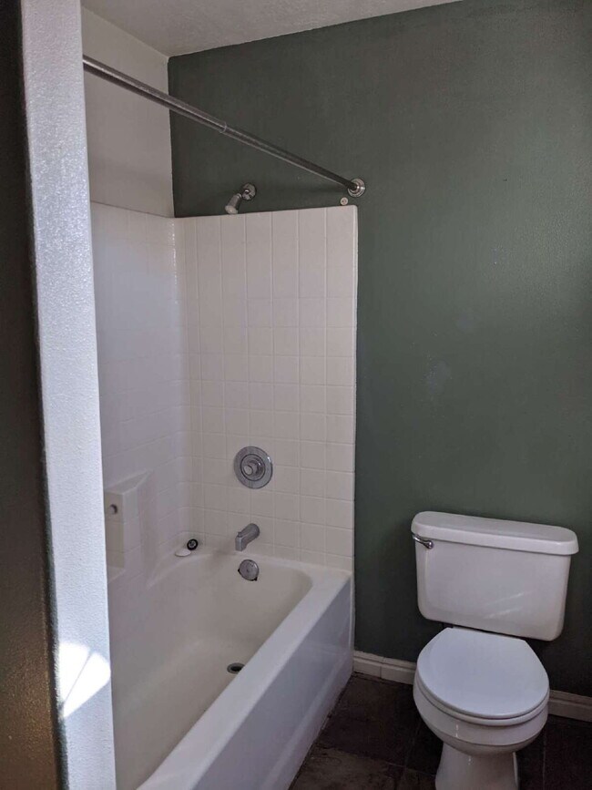 Building Photo - 3-Bed Townhouse in Saint George with Spacious 1400 Sq Ft Layout "