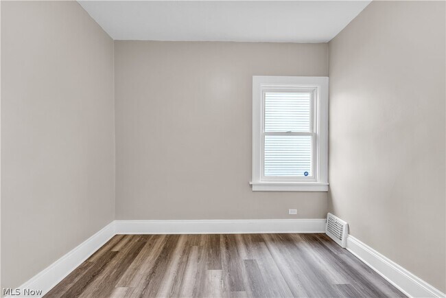 Building Photo - 4318 W 50th St
