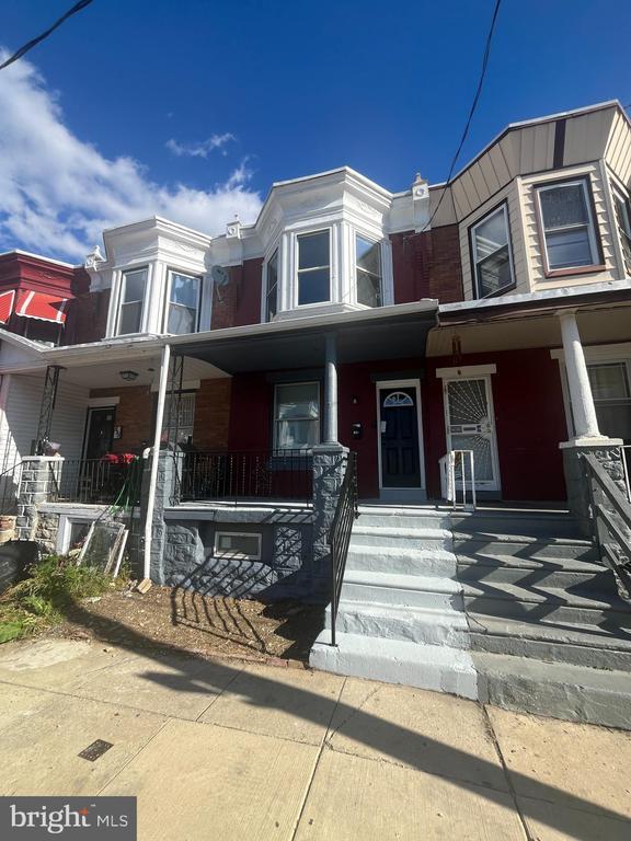 Building Photo - 533 S Salford St