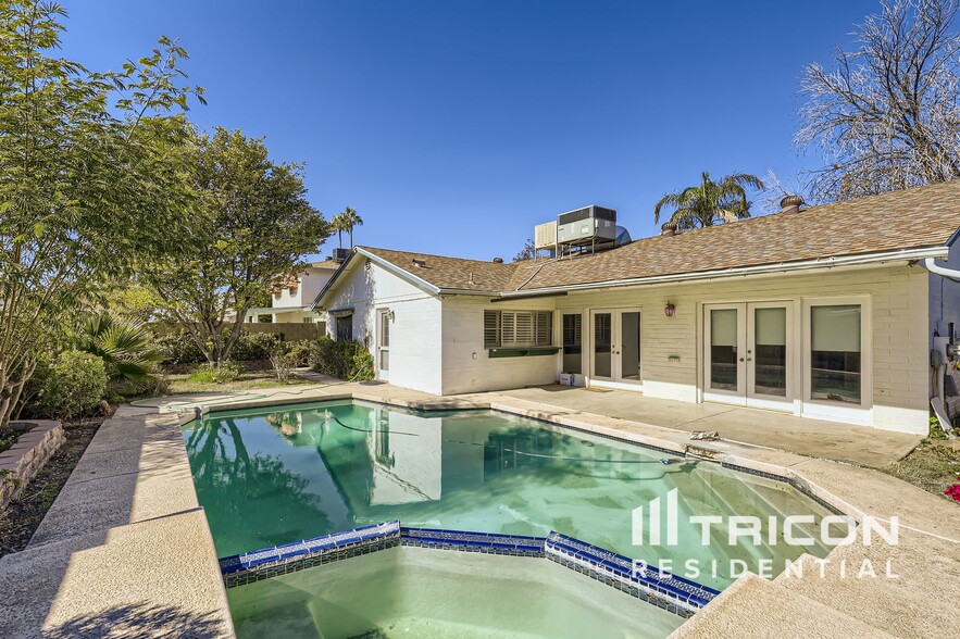 Building Photo - 4809 W Cochise Dr