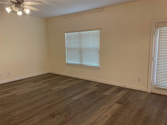 Building Photo - 3704 Main Aspen Dr