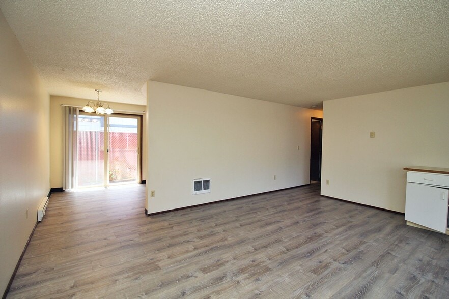 Building Photo - 2639-2639 SE 119th Ave