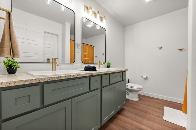 Building Photo - Furnished, Finished, and Ready for YOU!