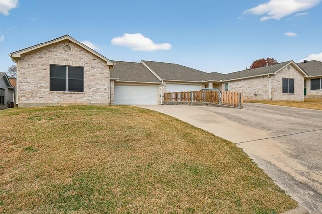 Building Photo - 268 Braeburn Cir