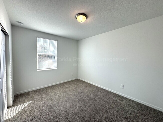 Building Photo - 2958 Sunstar Dr