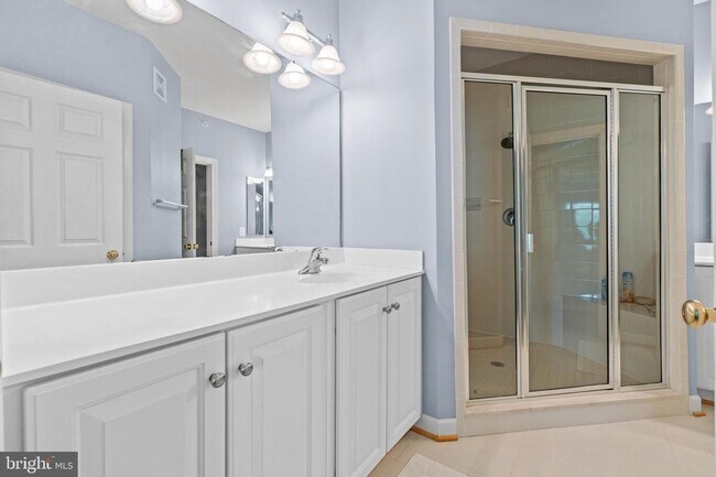 Building Photo - POTOMAC CLUB - SECONDS TO STONEBRIDGE