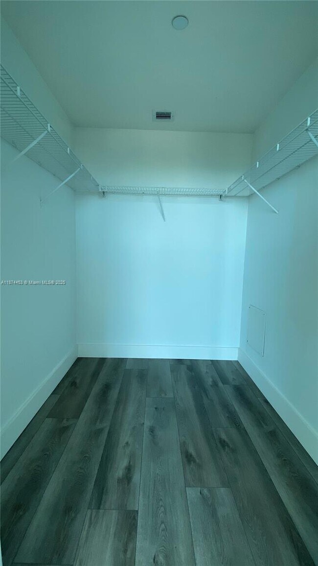 Building Photo - 888 Biscayne Blvd