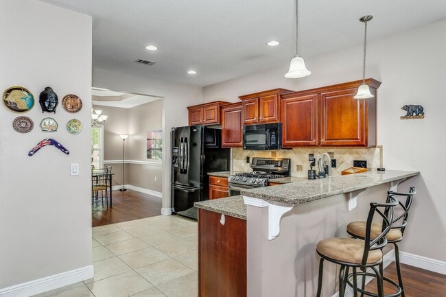 Building Photo - Four Bedroom with Outdoor Kitchen in Shalimar