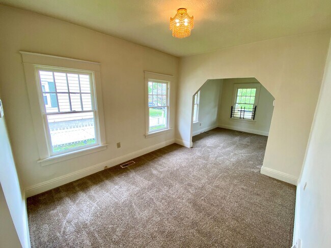 Building Photo - Welcoming Wilshire Heights Ranch Home for ...