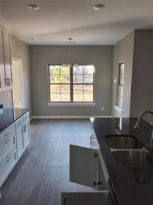 Building Photo - 5 Ila Ln