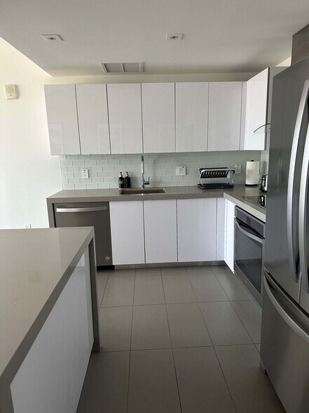 Building Photo - 1600 NE 1st Ave