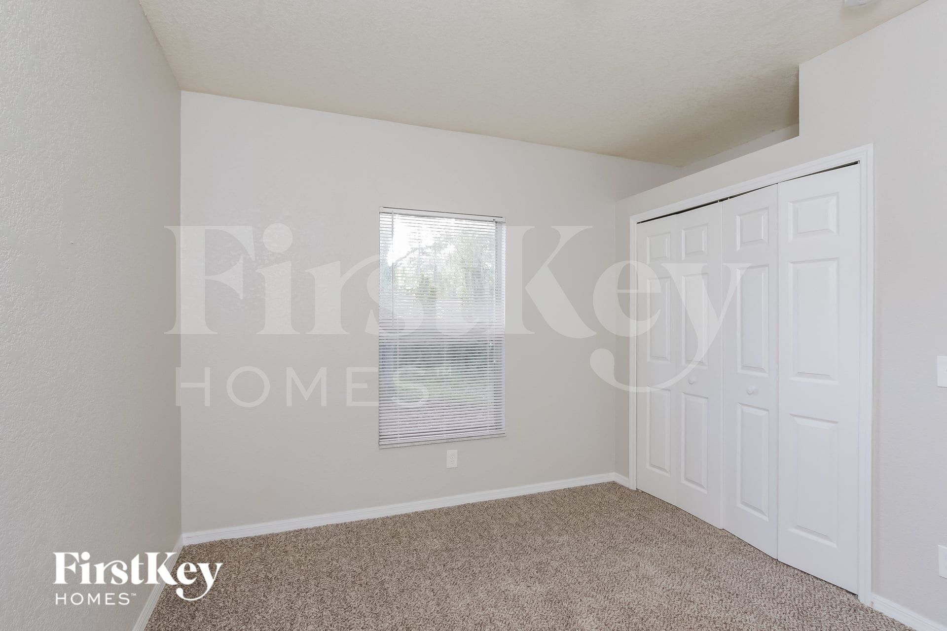 Building Photo - 3422 Renault Cir