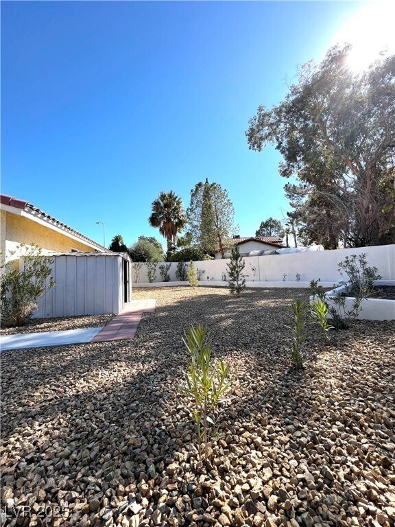 Building Photo - 5880 Duneville Ct