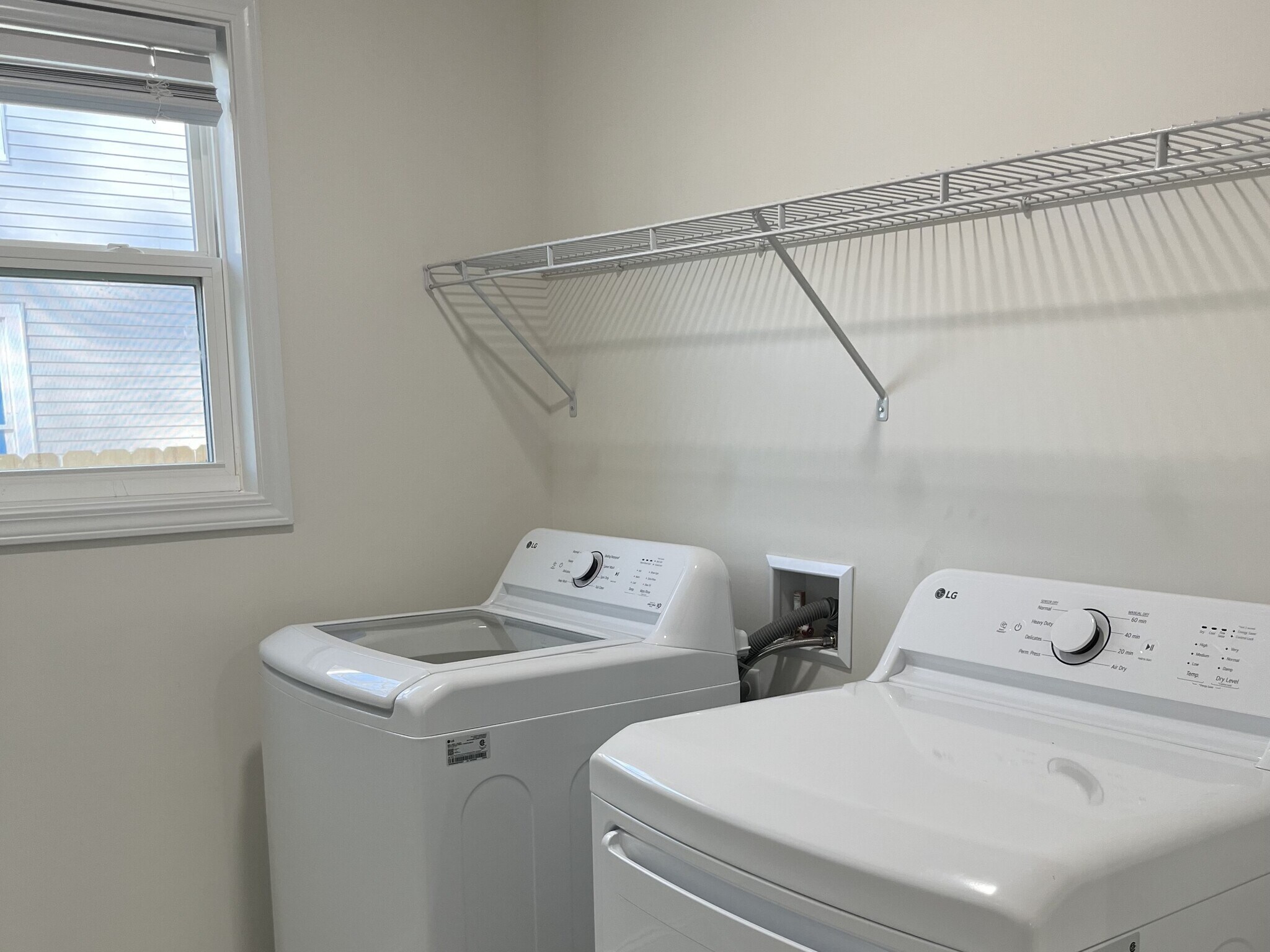 Building Photo - 118 Roland Ave