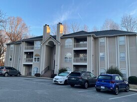 Building Photo - 6704 W Friendly Ave