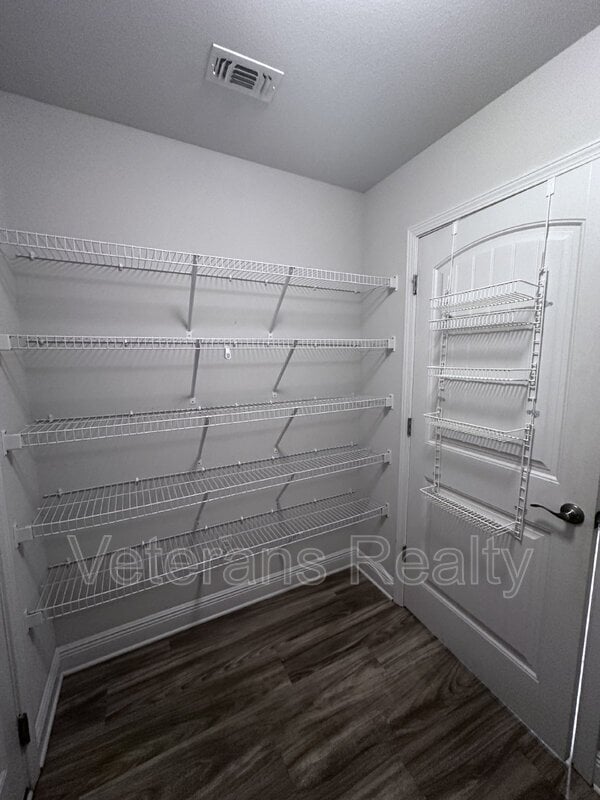 Building Photo - 14073 Fox Hill Dr