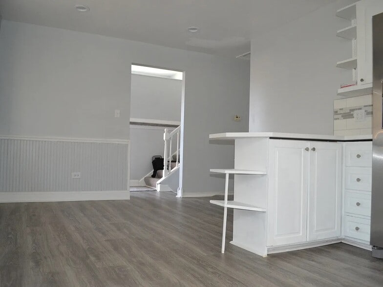 Building Photo - 16456 George Dr