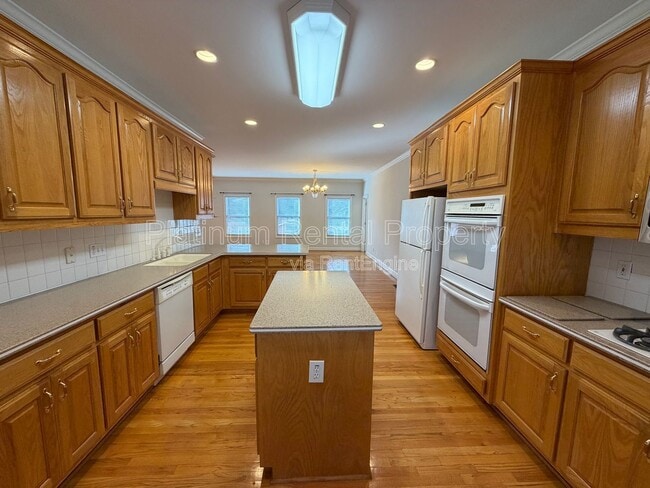 Building Photo - 3440 Alexander Cir