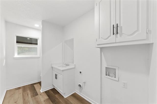 Building Photo - 2405 Roundrock Trail