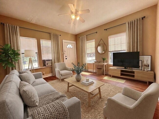 Building Photo - Charming Highland Park Duplex — Cozy City Living in the Heart of San Antonio