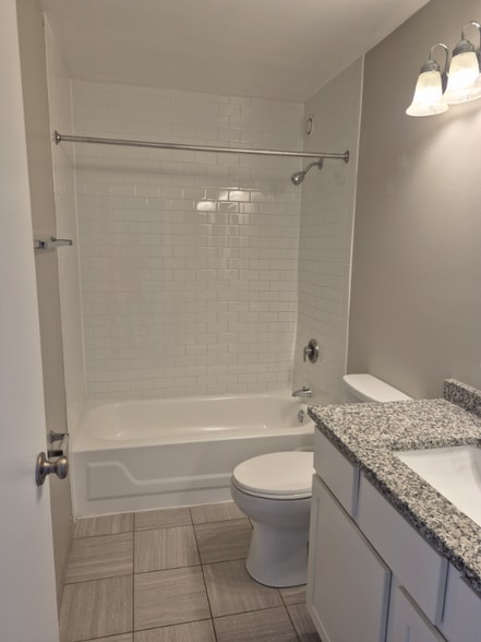 Primary Photo - 5885 Forest View Rd