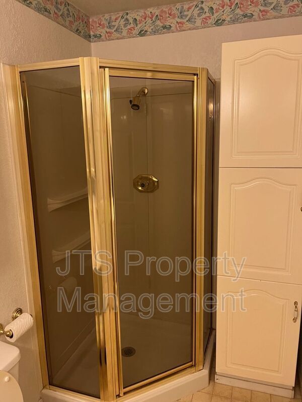 Building Photo - 6830 Mellodora Dr