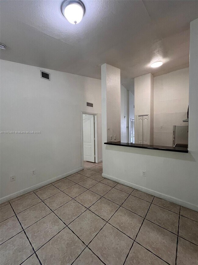 Building Photo - 1661 SE 28th St