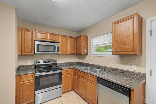 Building Photo - 560 N 72nd Ave