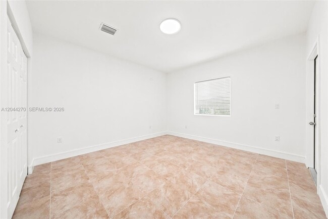 Building Photo - 145 NE 60th St