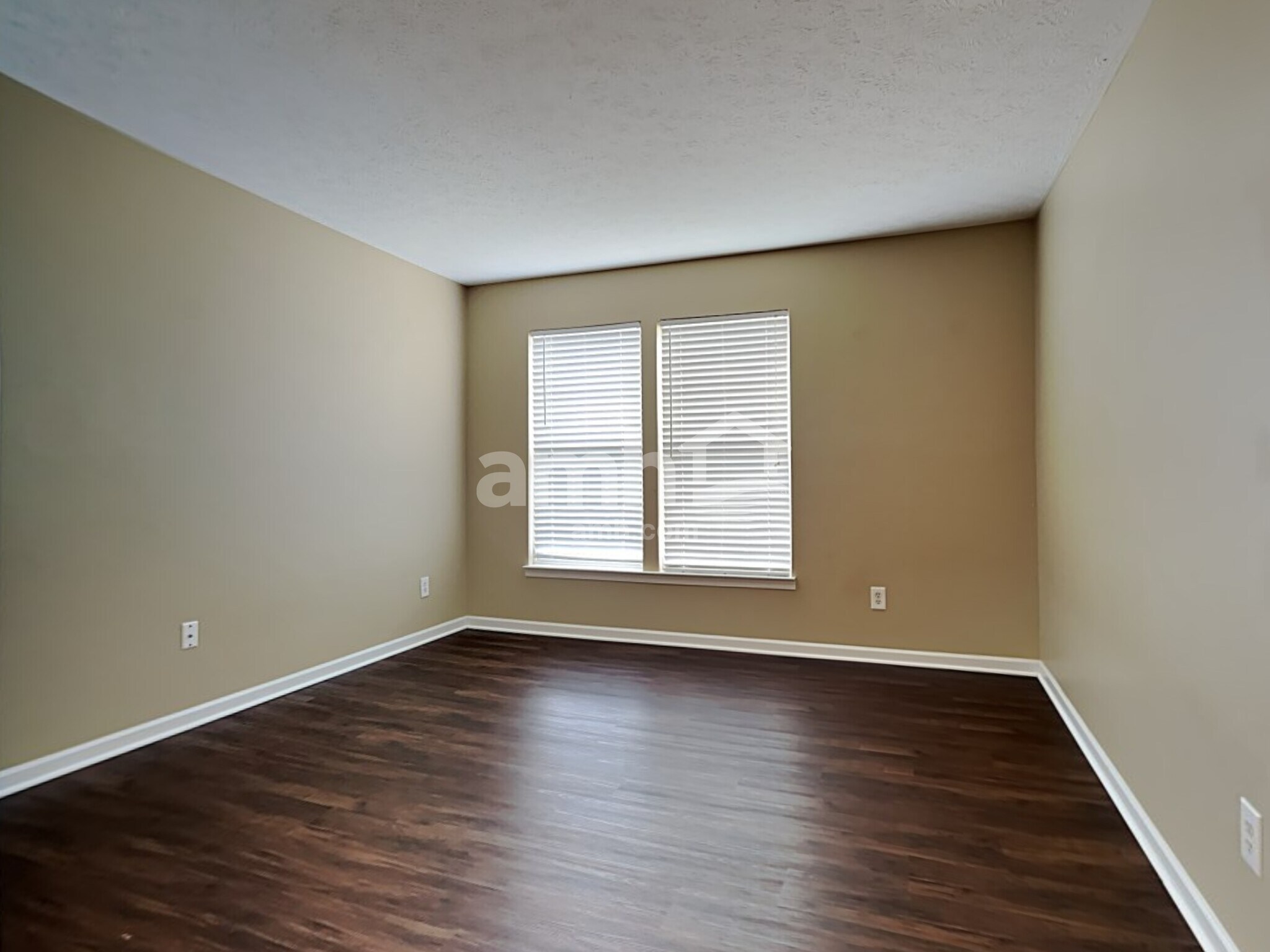 Building Photo - 581 Indian Lake Dr