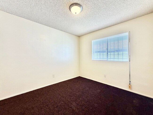 Building Photo - Spacious Backyard 4 Bedroom Home Located Next to Perris High School