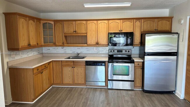 Building Photo - 4460 NW 79th Ave