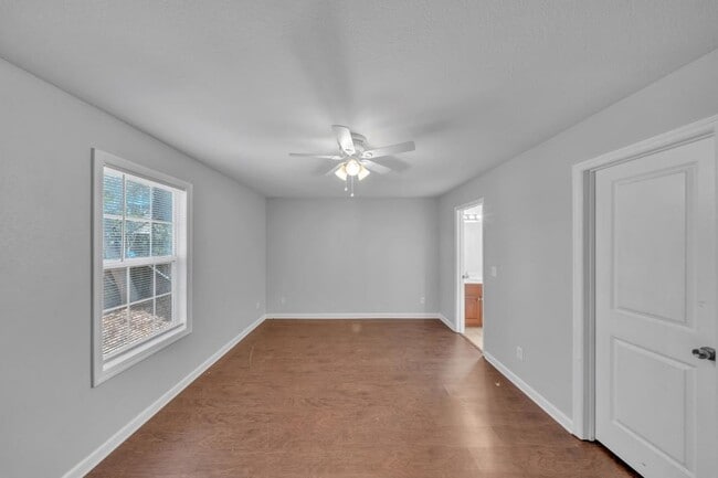 Building Photo - 5086 Greyfield Pl N