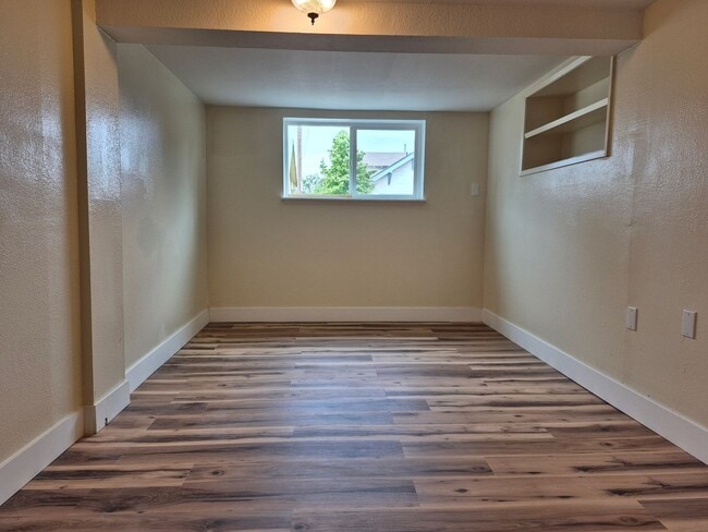Building Photo - Cozy 1 bedroom close to Seattle Ferry and ...