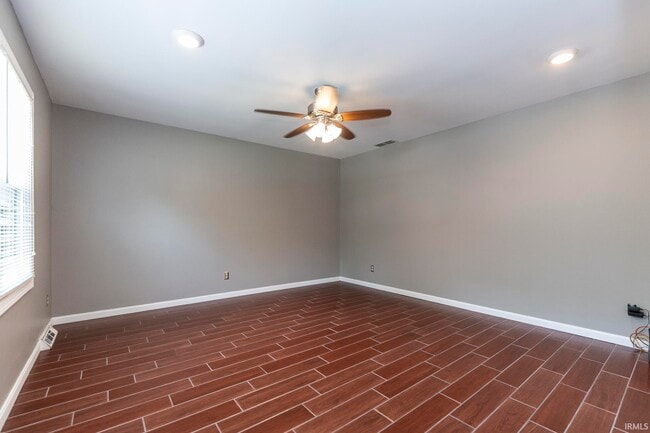 Building Photo - 7122 Woods Dr