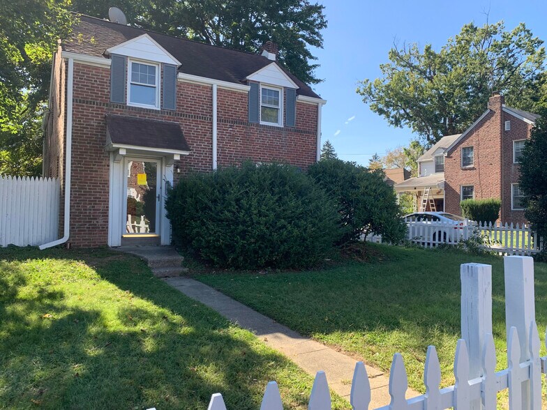 Building Photo - 824 Burmont Rd
